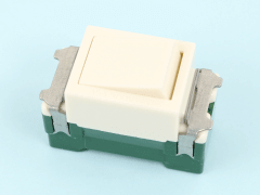 3�H�X�C�b�`